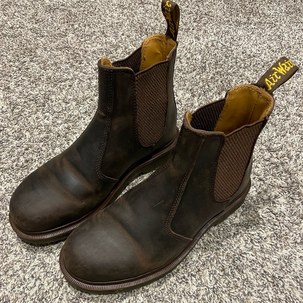 Dr Marten air waves Chelsea boot. Size 7